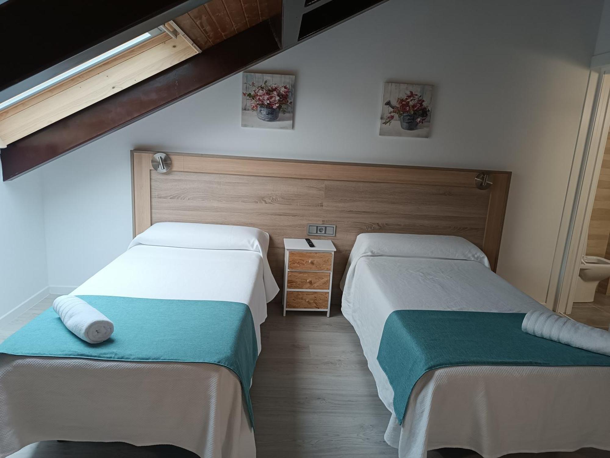 Apartamentos Turisticos Avila Puerta De Los Leales 1-2 Exteriör bild