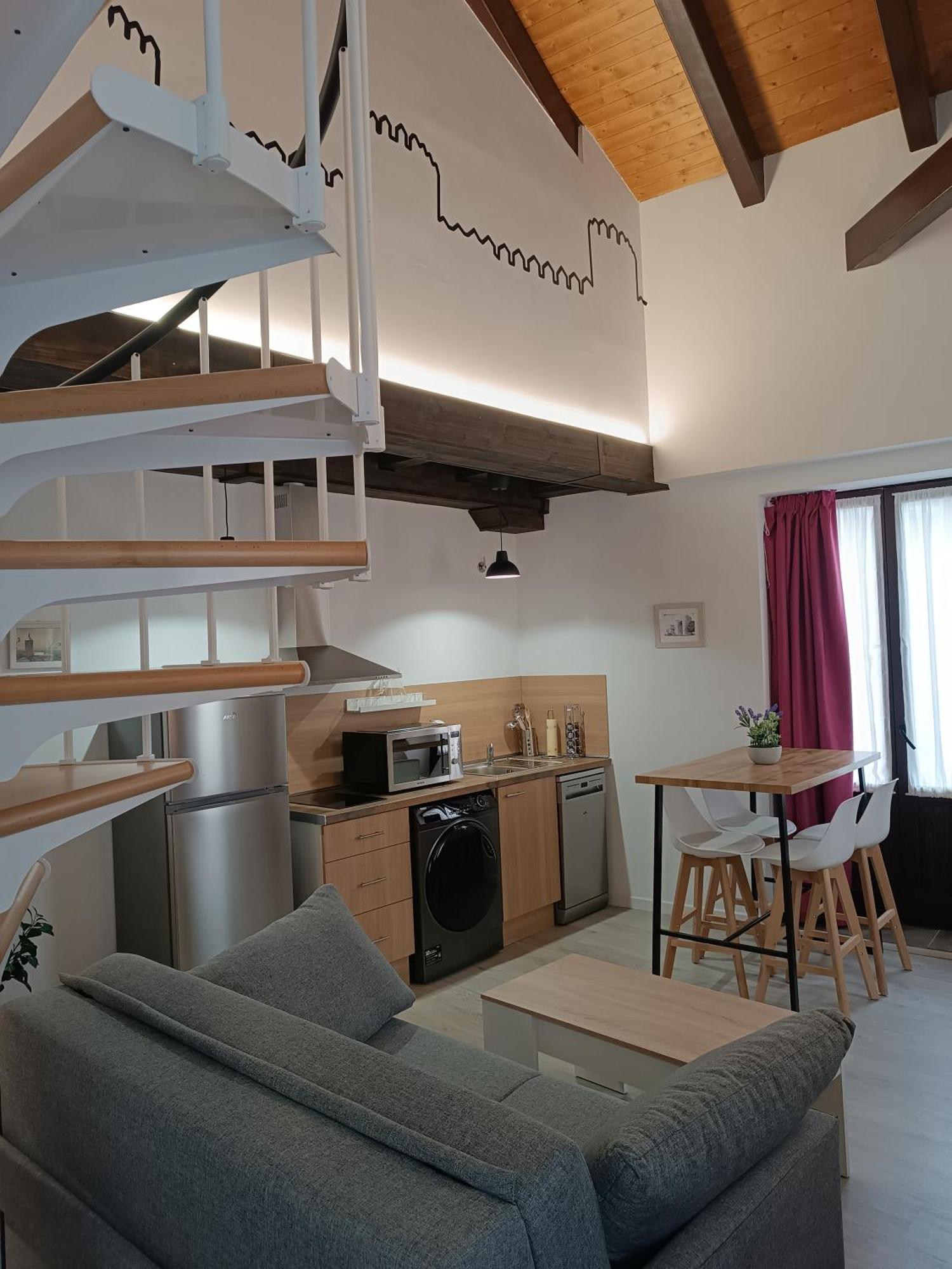 Apartamentos Turisticos Avila Puerta De Los Leales 1-2 Exteriör bild